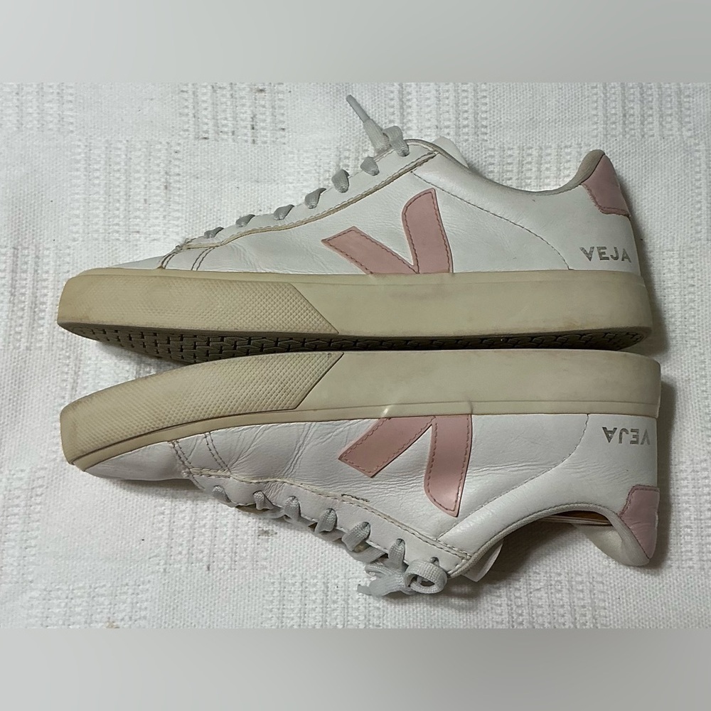 Veja Campo Leather Sneakers for Women, size 9 - Picture 6 of 13